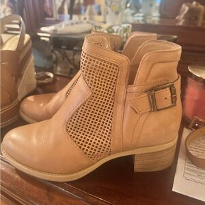 Stylish Tan Ankle Boots for Women